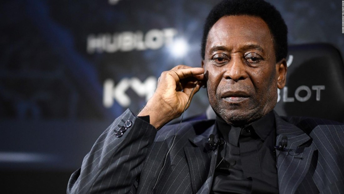 El mundo del fútbol pide por la salud de Pelé