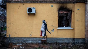 Capturan a presuntos ladrones del mural de Banksy en Kyiv
