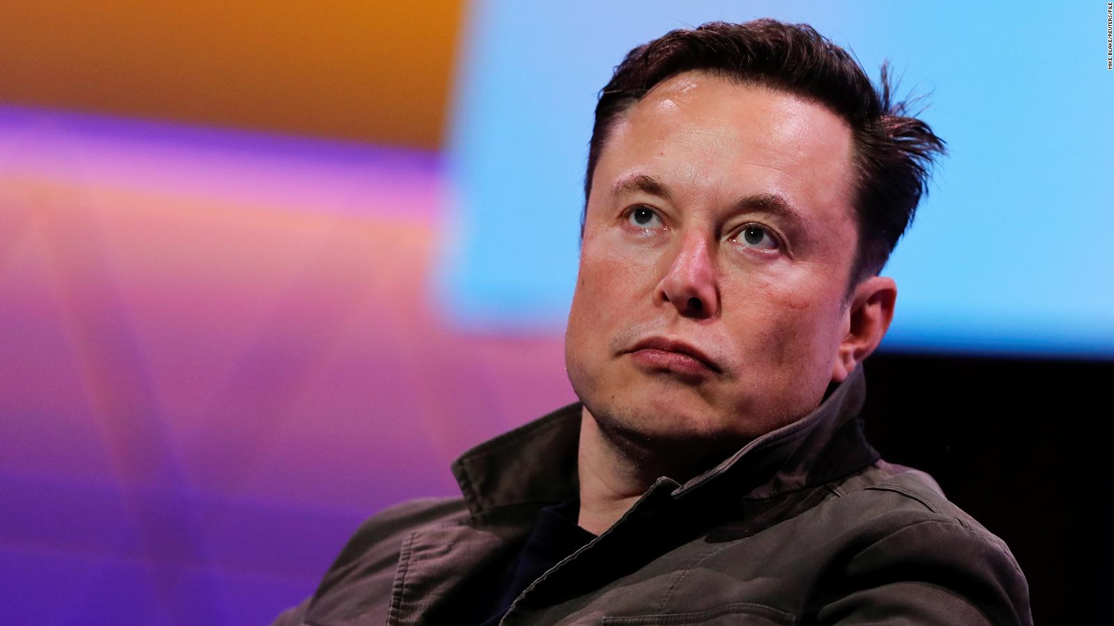 Musk envía una pregunta en Twitter sobre si debe continuar como su CEO