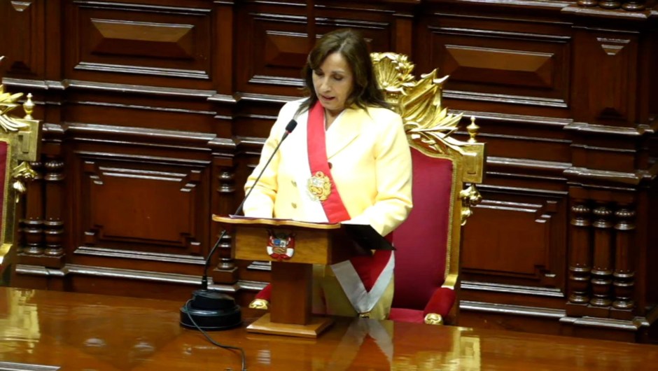 Dina Boluarte llamó a la unidad en su primer discurso como presidenta