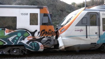 Dos trenes chocaron en Barcelona: Al menos 155 heridos