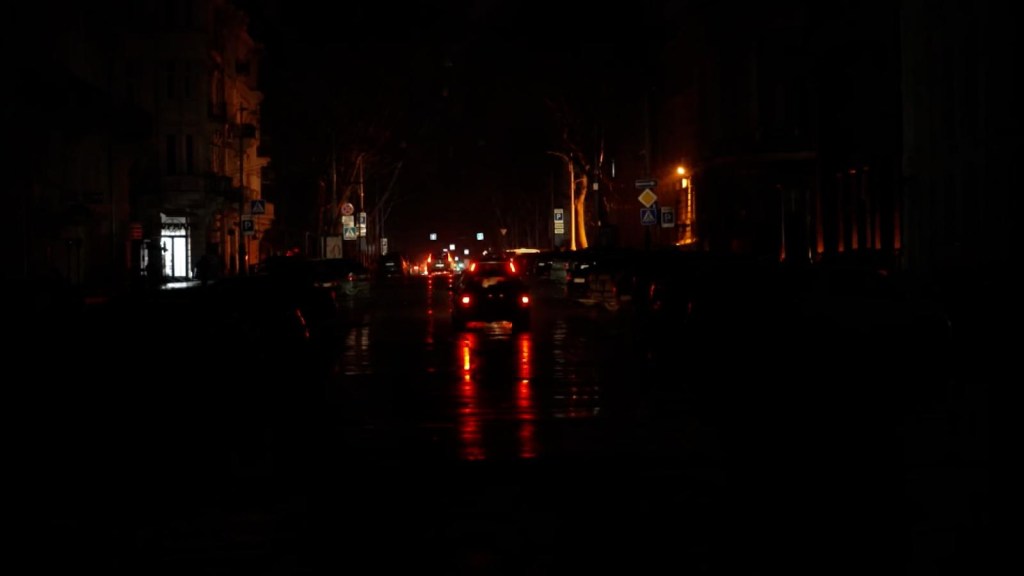 Ataques rusos en Ucrania dejan sin electricidad a más de 1,5 millones