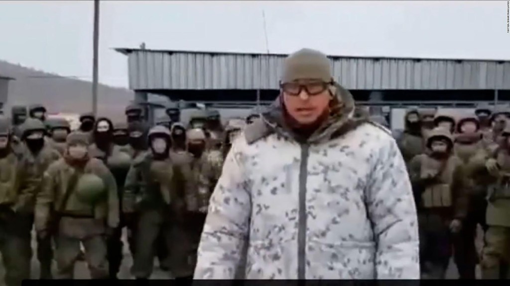 Video muestra a supuesto instructor de combate ruso pidiendo suministros