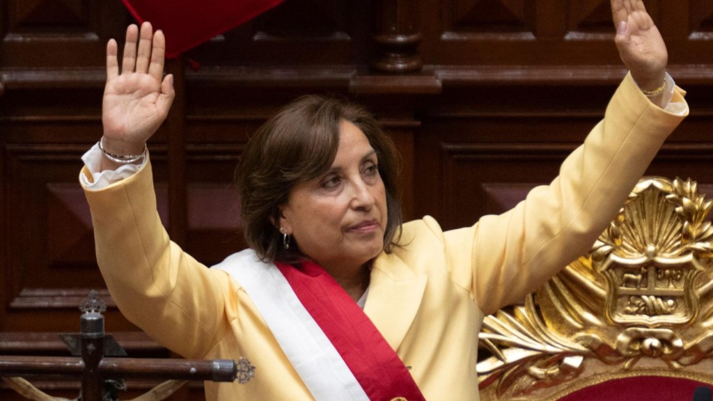 Boluarte se plantea adelantar las elecciones de diciembre de 2023