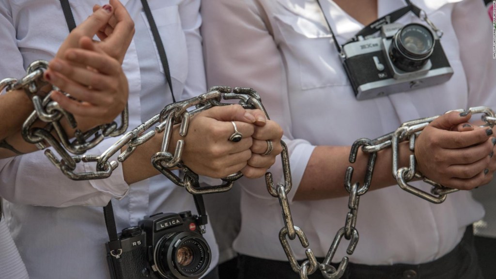 Países con más periodistas encarcelados, según informe internacional