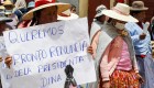 Algunos peruanos exigen la reposición de Pedro Castillo como presidente