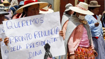 Algunos peruanos exigen la restitución de Pedro Castillo como presidente