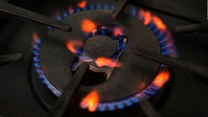 Europa acuerda limitar precios del gas natural