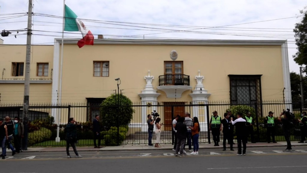 Análisis: ¿Por qué México dio asilo a la familia de Pedro Castillo?
