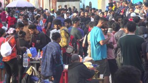 Migrantes en Honduras insisten en continuar su camino a EE.UU.