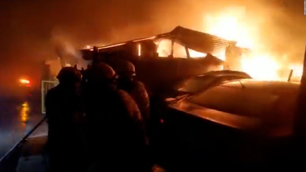 Gran incendio deja un muerto y 500 casas dañadas en Chile