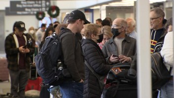 Miles de vuelos cancelados y retrasados en EE.UU. por tormenta invernal