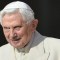 El papa pide rezar por Benedicto XVI