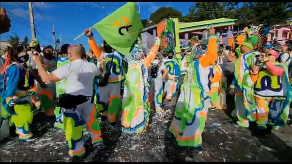 Pueblo de Puerto Rico celebra el carnaval del Día de los Inocentes