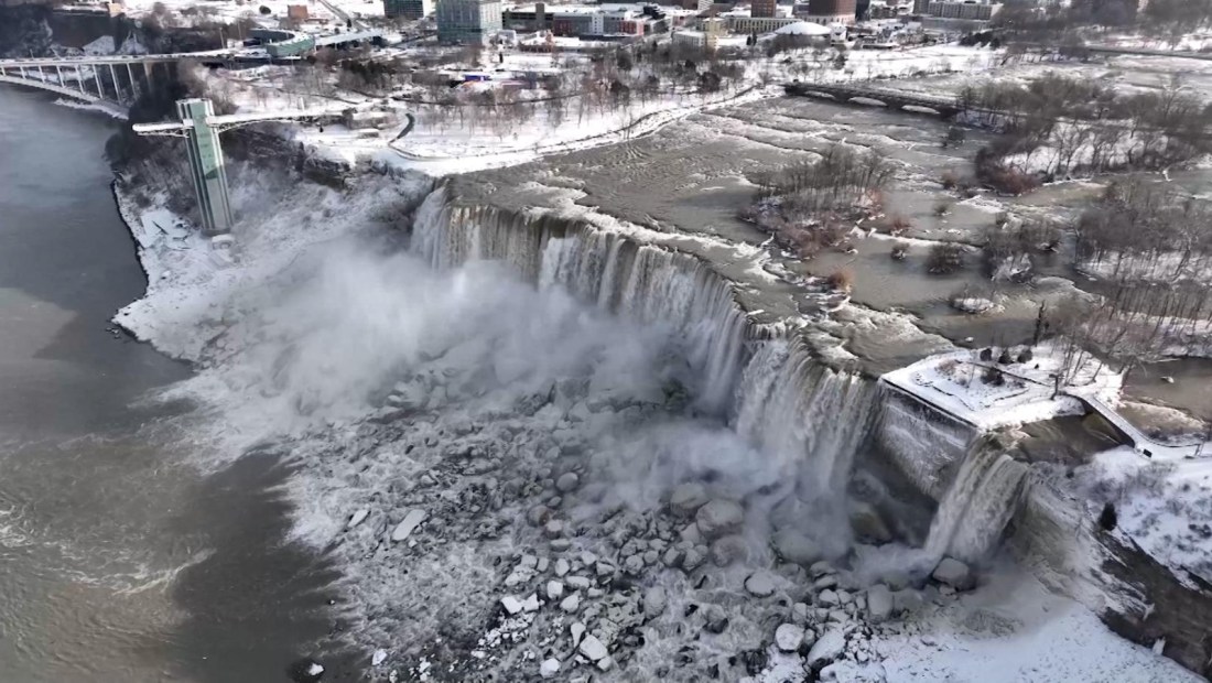 Impactantes imágenes de las cataratas del Niagara congeladas