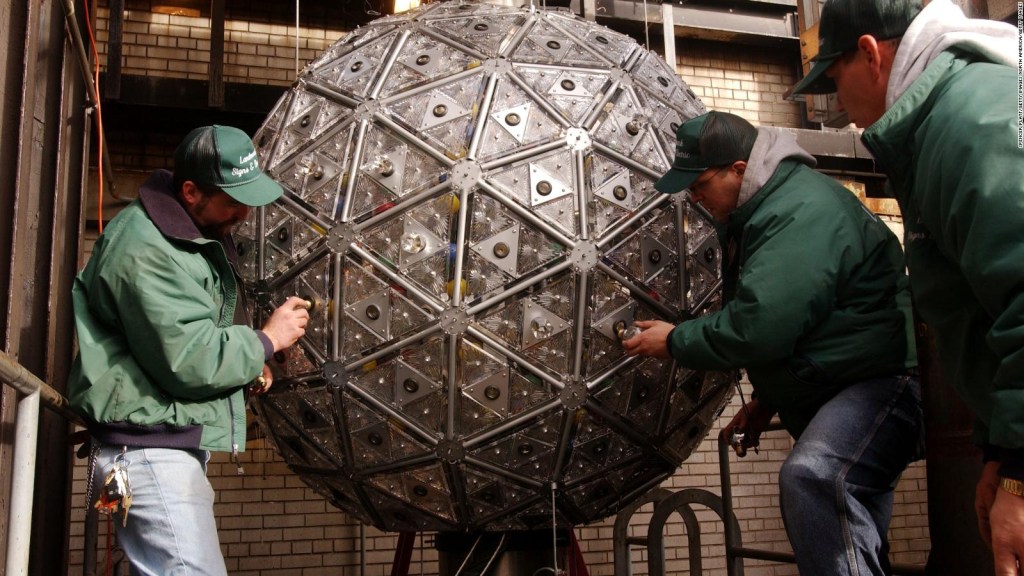 The ball drop in Times Square, more than 100 years of tradition