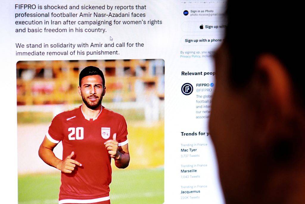 El futbolista Amir Nasr-Azadani podría ser ejecutado en Irán por apoyar las protestas.