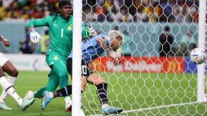 Uruguay busca un triunfo que lo deposite en octavos de final del Mundial de Qatar.