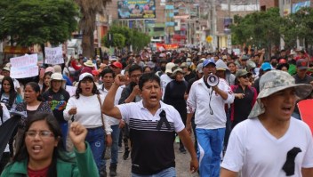 Siguen las protestas en Perú y se eleva el número de muertos