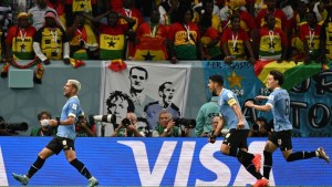 Uruguay busca un triunfo que lo deposite en octavos de final del Mundial de Qatar.