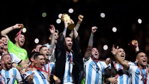 argentina felicitaciones pele canelo vidal