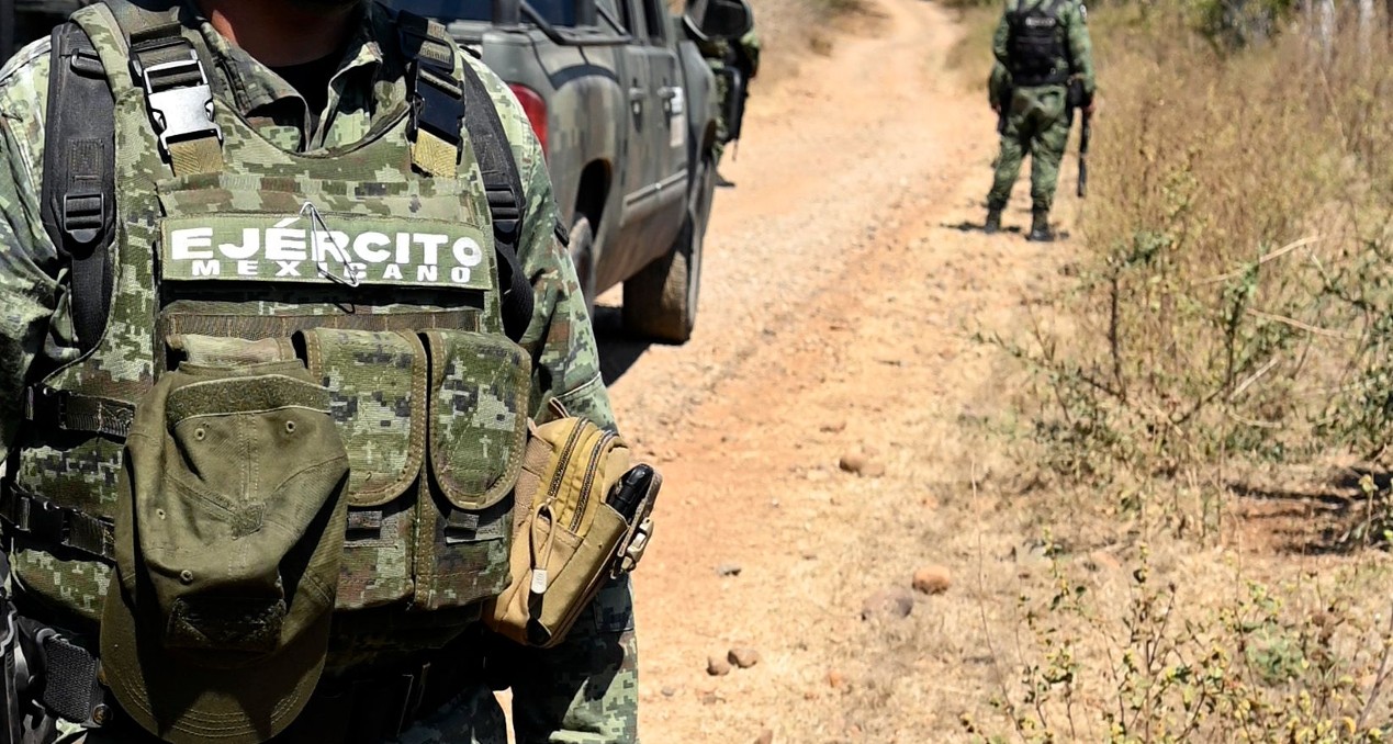 Buscan por aire y tierra a coronel secuestrado en Jalisco