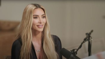 Kim Kardashian habla con Angie Martinez en el podcast "Angie Martinez IRL".