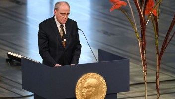 El premio Nobel de la Paz ruso critica la "guerra insensata y criminal" de Putin