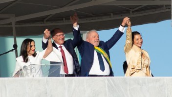 Lula da Silva recibe banda presidencial