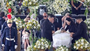 Brasil y el mundo se despiden de Pelé en su funeral en el estadio de Santos