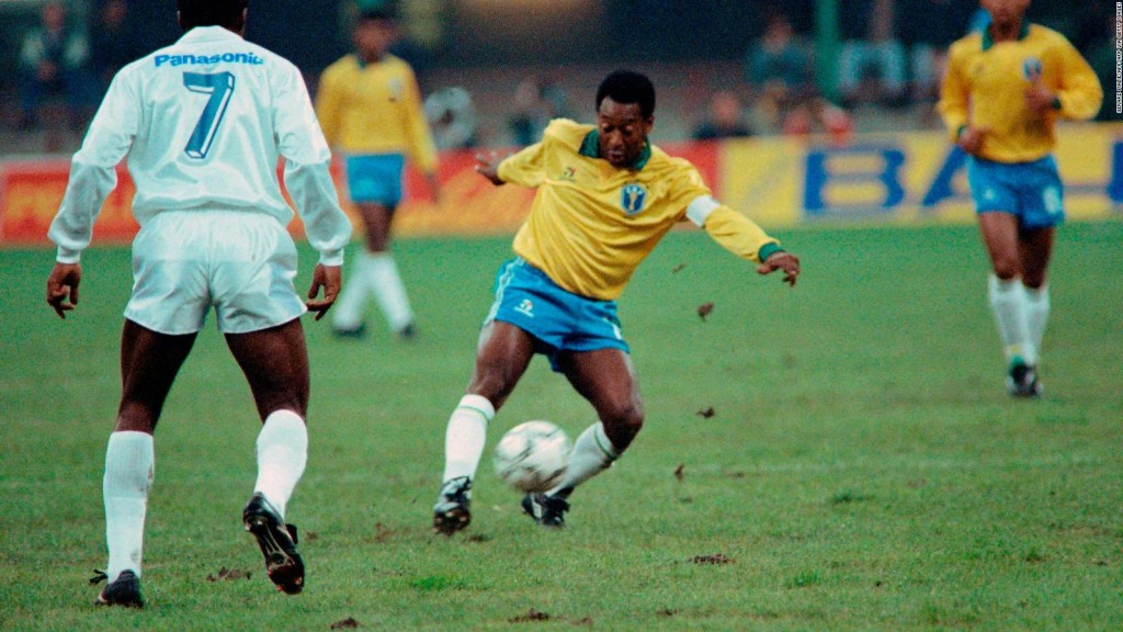 Pelé played with less technology, but he was a football virtuoso