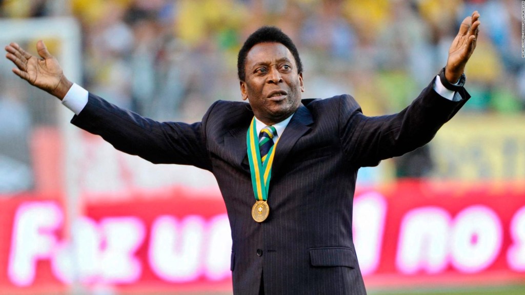 Kely Nascimento rinde homenaje al personal del hospital donde murió Pelé