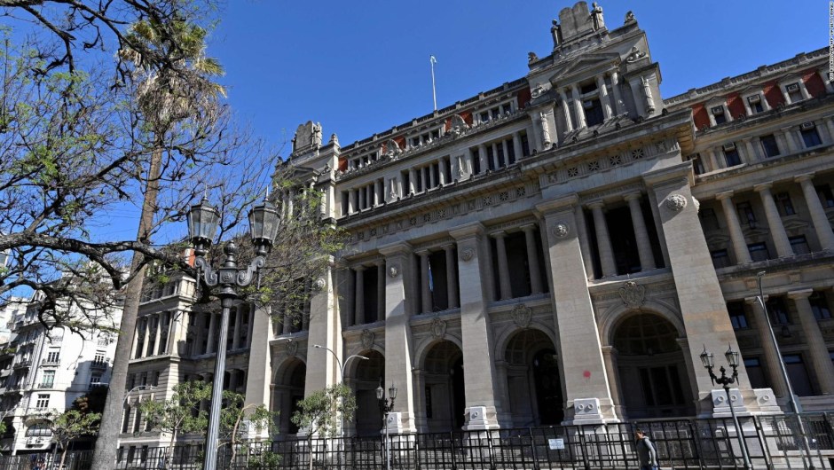 Fernández vs. la Corte: cómo es el juicio político en Argentina