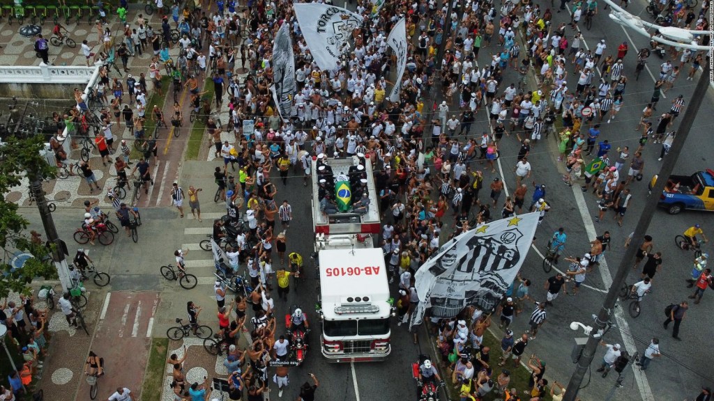 The last goodbye to Pelé in the streets of Santos, Brazil