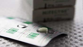 Autorizan vender píldoras para abortar en farmacias de EE.UU.