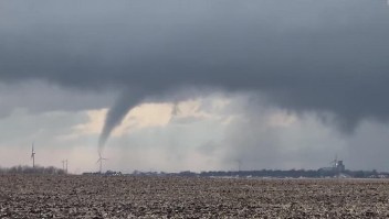 Videos muestran tornados en medio de alertas climáticas en EE.UU.