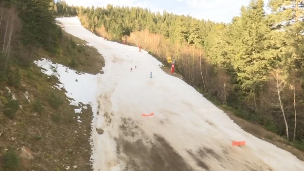 Cierran estaciones de esquí en Europa por falta de nieve
