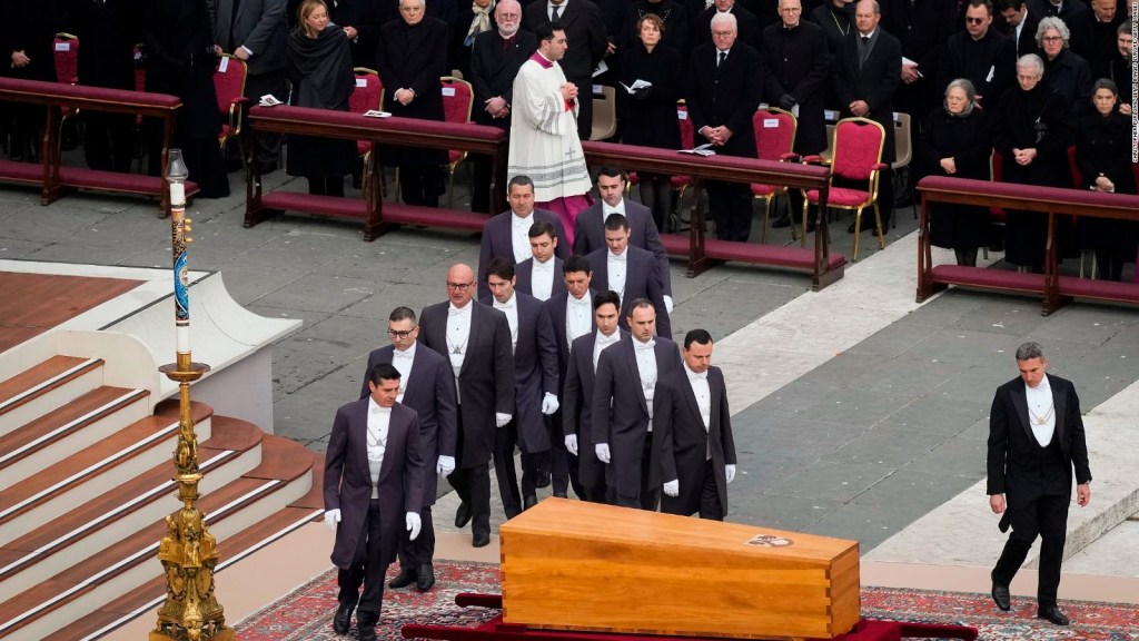¿Cuál fue el pedido de Benedicto XVI para su funeral?