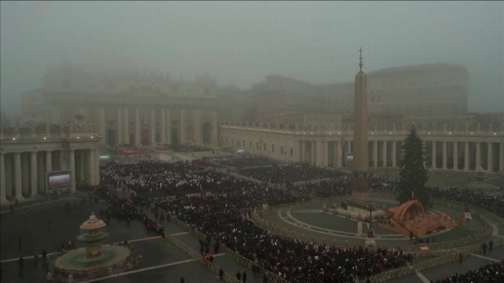 A timelapse shows the crowd bidding farewell to Benedict XVI