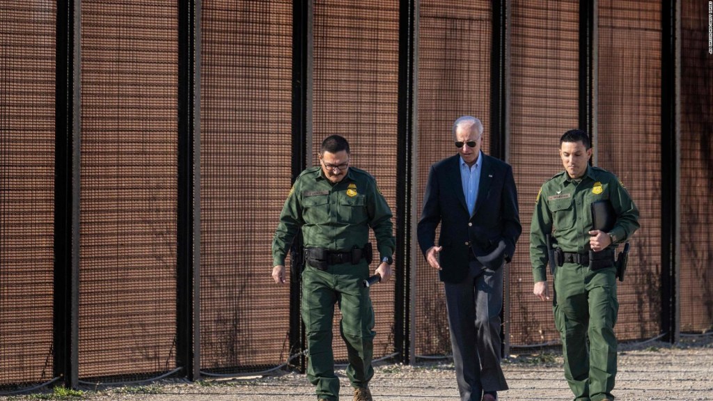 Crítico de Joe Biden por visitar la frontera entre Estados Unidos y México.