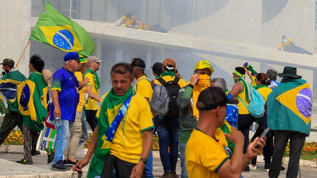 Longobardi analiza la postura argentina ante disturbios en Brasil