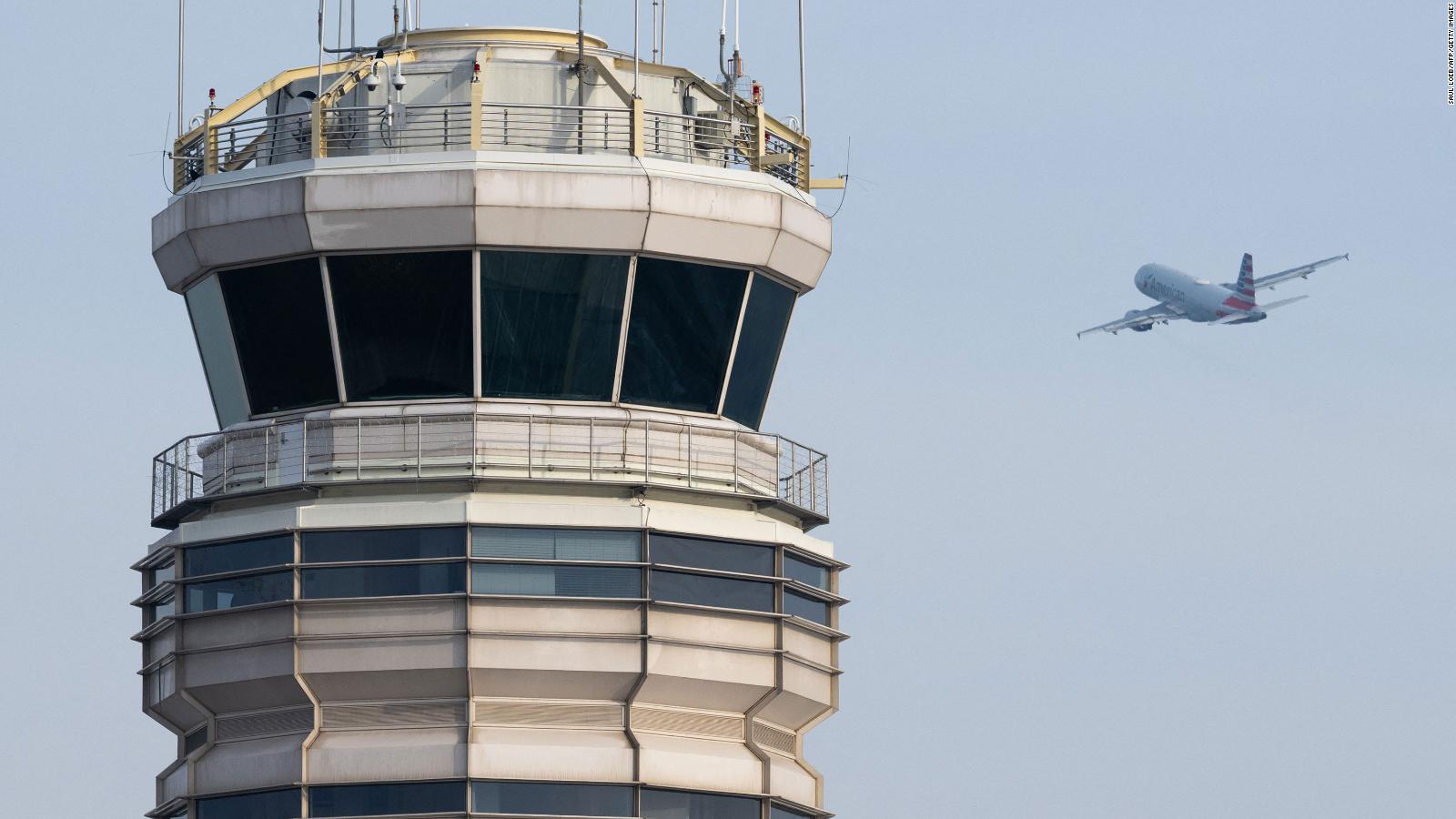 La FAA dice que el contratista borró los archivos del sistema y provocó el caos en las aerolíneas de EE. UU. |  Video