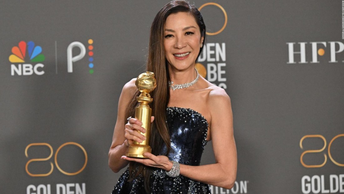 Michelle Yeoh elogia a su personaje en "Everything Everywhere All at Once"