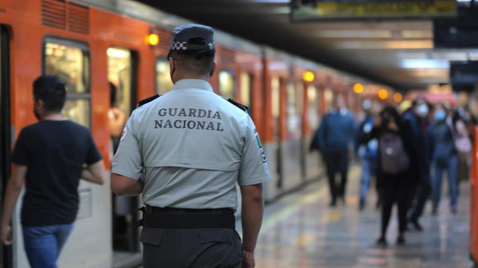 AMLO defiende despliegue de la Guardia Nacional en el metro |  Video