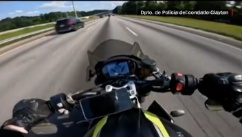 Policía detiene a motociclista gracias a sus videos en redes sociales