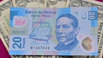 ¿Por qué está subiendo el valor del peso mexicano frente al dólar y cuánto durará?
