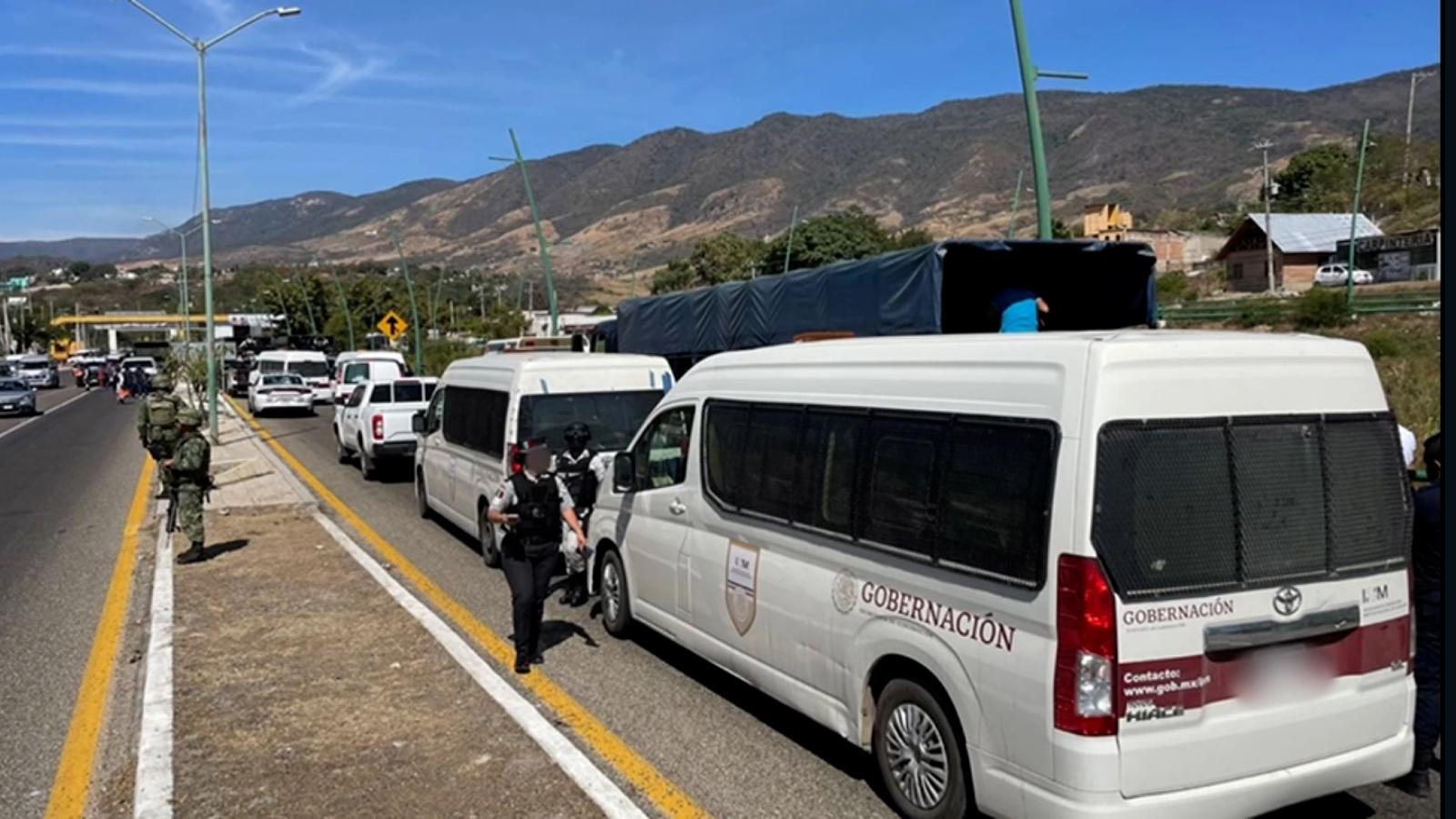 Autoridades mexicanas encuentran a 269 migrantes en una camioneta en Chiapas |  Video