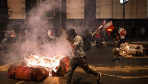 Nuevas protestas en Lima provocan enfrentamientos y heridos