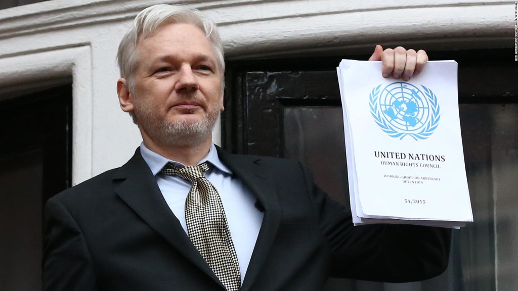 Assange es perseguido político, dice editor de Wikileaks