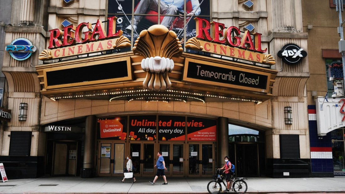 Cierran más cines de Regal Cinemas